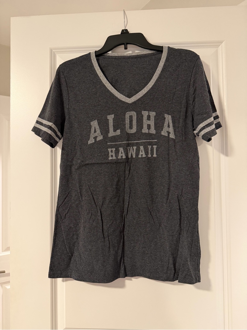 Aloha Hawaii Girls' V-Neck Tee - Charcoal Gray